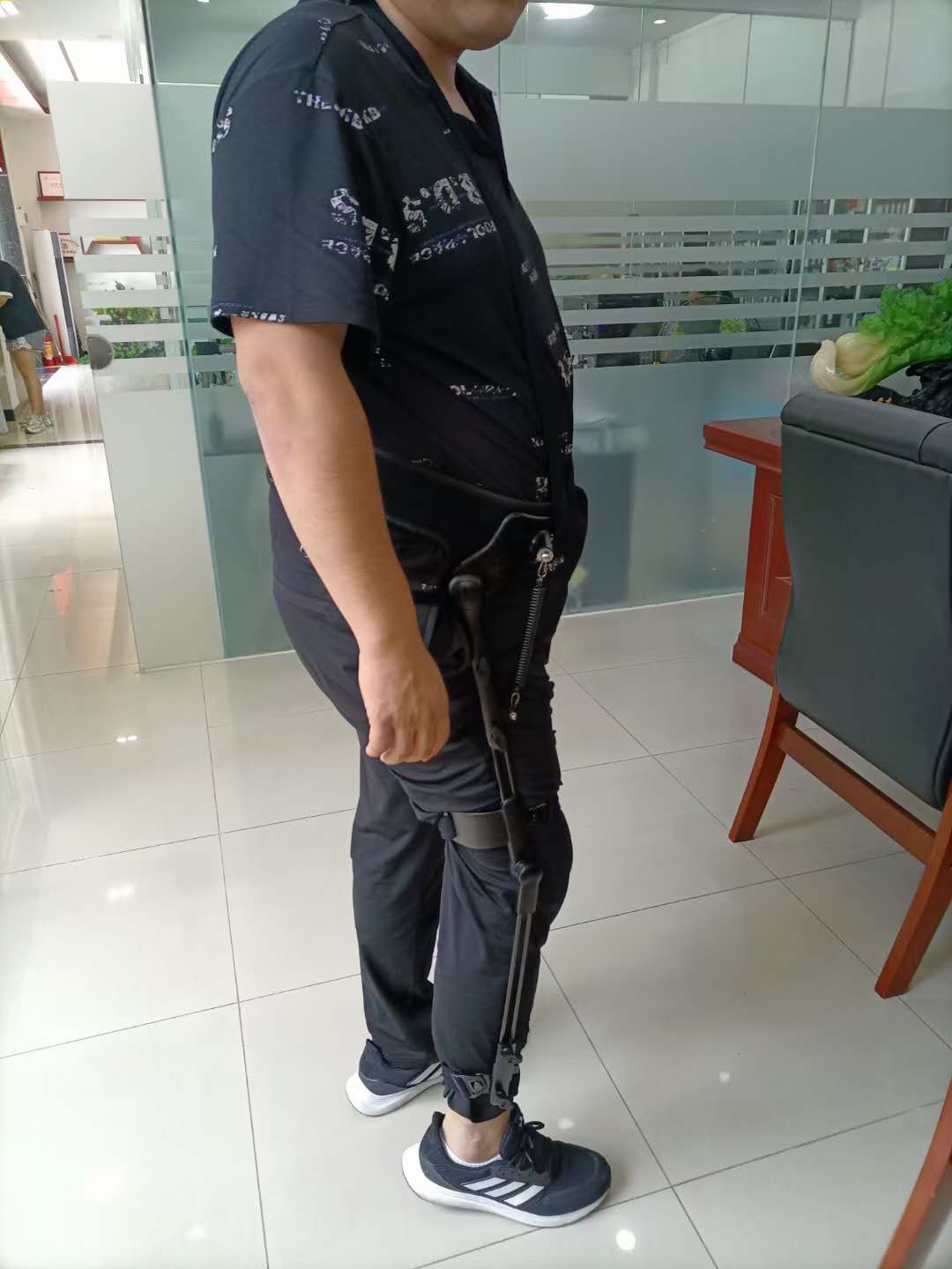 可穿戴仿生外骨骼辅具